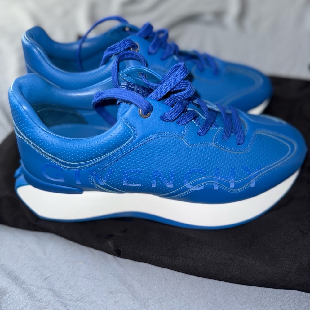 Givenchy Blue Sneakers Sleek Design